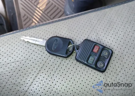 2007 Ford Expedition Eddie Bauer z USA, uszkodzony, nr VIN 1FMFU18577LA55554